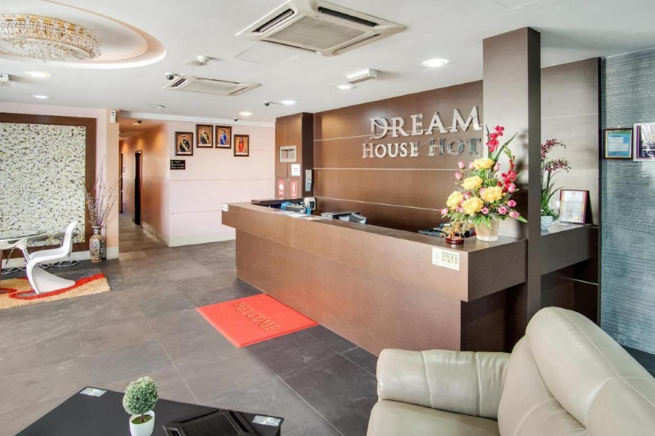 Dream House Hotel Skudai Eksteriør bilde